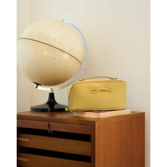 Women MA Yellow Large Capacity Cosmetic Travel Makeup Waterproof Portable Bag - Picture 7 of 7